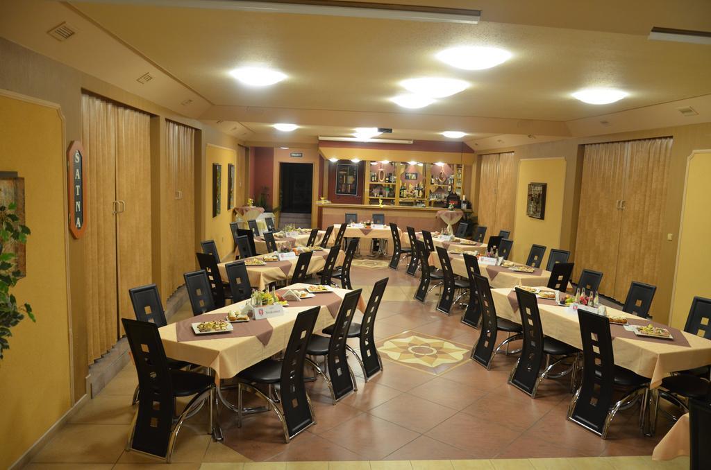 Hotel Relax U Drsu Tábor Esterno foto