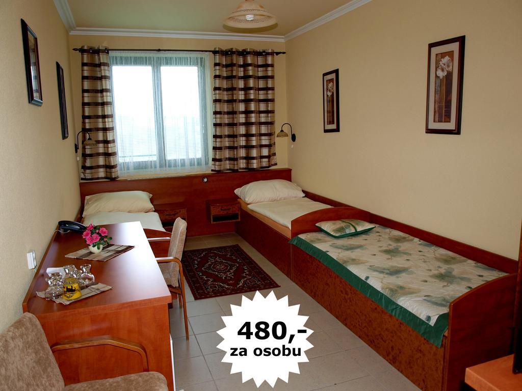 Hotel Relax U Drsu Tábor Esterno foto